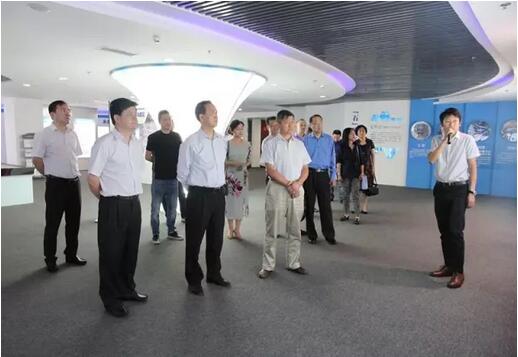 无锡市人大代表惠山一组实地调研无锡石墨烯产业发展示范区